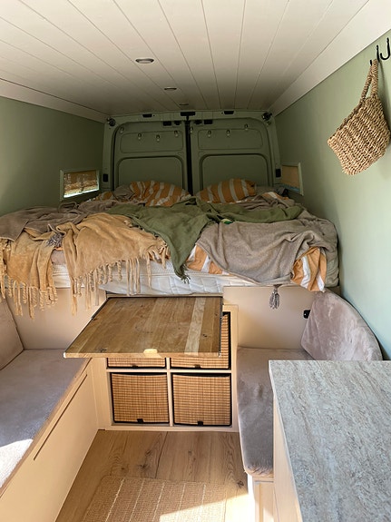 Volkswagen Crafter 3 of 5