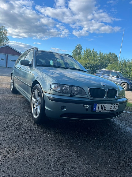 BMW 318i 3 of 9