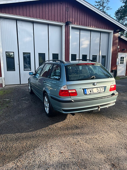 BMW 318i 5 of 9