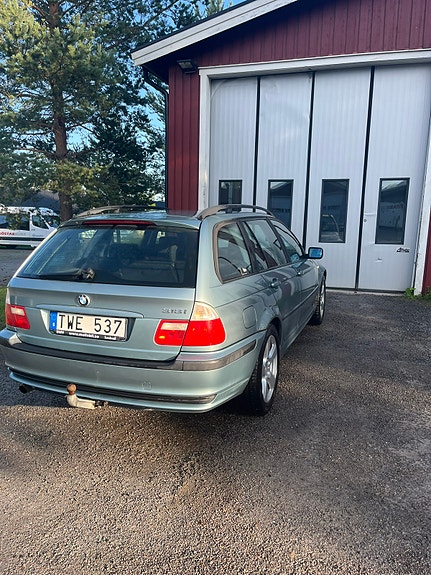BMW 318i 4 of 9