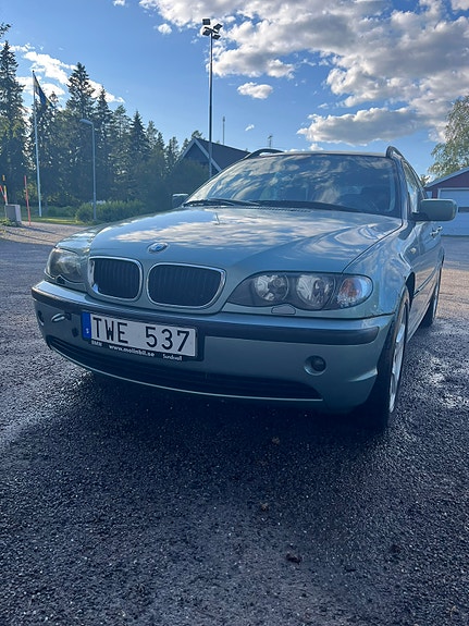 BMW 318i 2 of 9