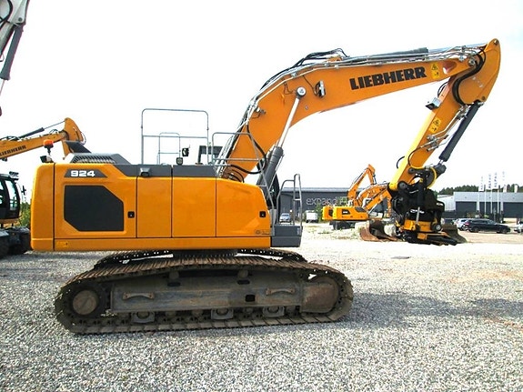 Liebherr R924 G8 2 of 20