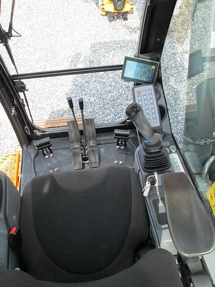 Liebherr R924 G8 9 of 20