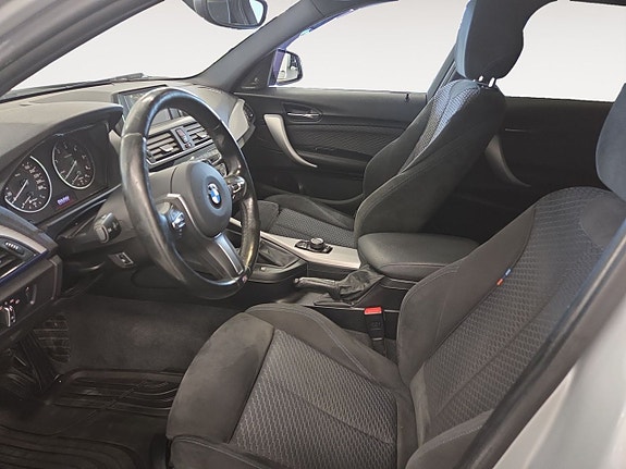 BMW 120 9 of 23