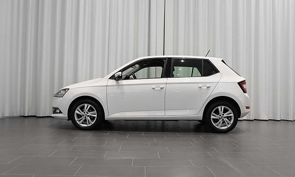 Skoda Fabia 2 of 18