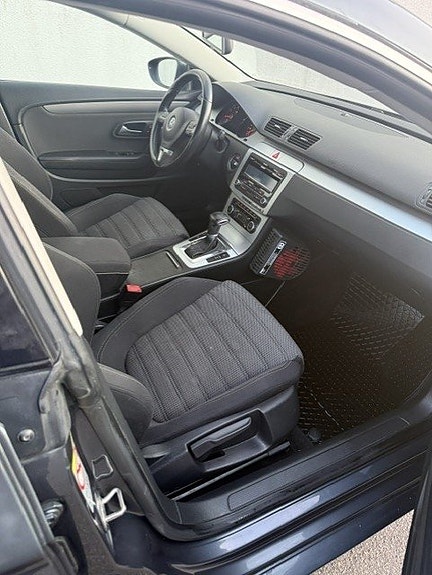 Volkswagen Passat CC 12 of 14
