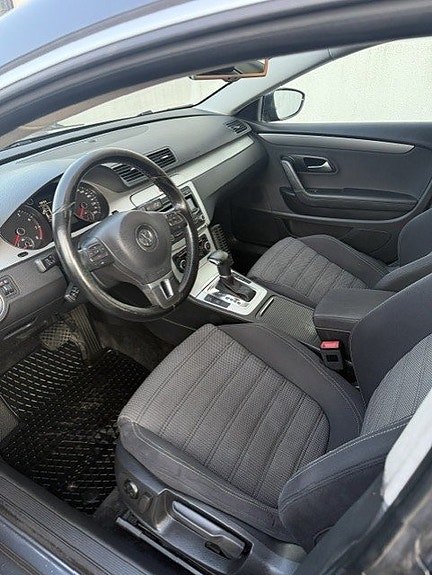 Volkswagen Passat CC 11 of 14