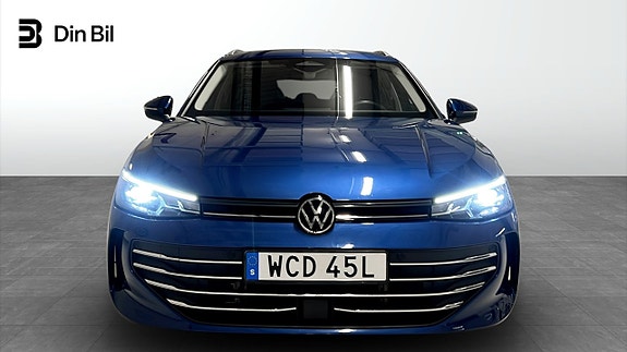 Volkswagen Passat 4 of 23
