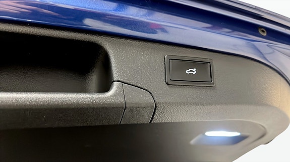 Volkswagen Passat 14 of 23