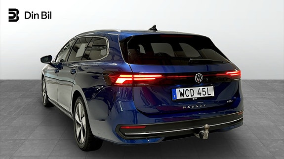 Volkswagen Passat 3 of 23