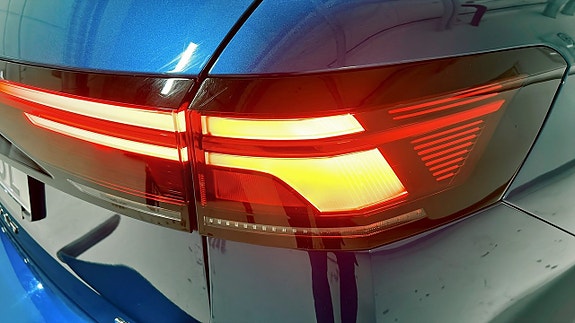 Volkswagen Passat 15 of 23
