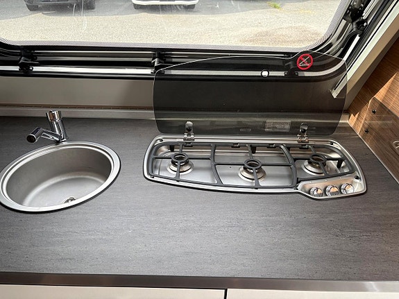 Weinsberg Caraone 390 PUH 5 of 16