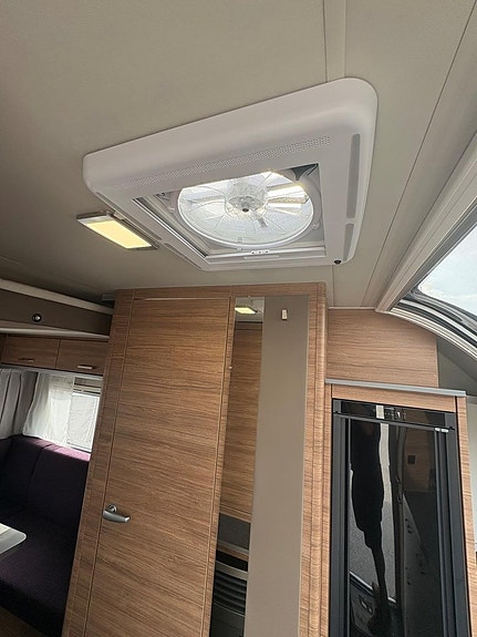 Weinsberg Caraone 390 PUH 16 of 16