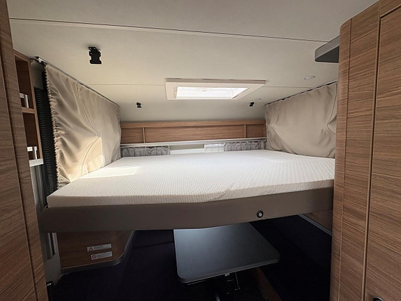 Weinsberg Caraone 390 PUH 3 of 16