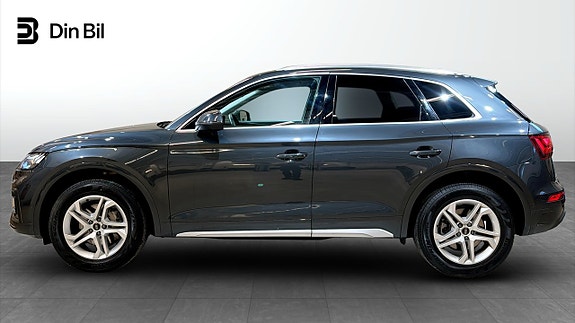 Audi Q5 2 of 21