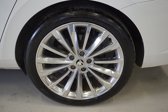 Skoda Superb 7 of 30