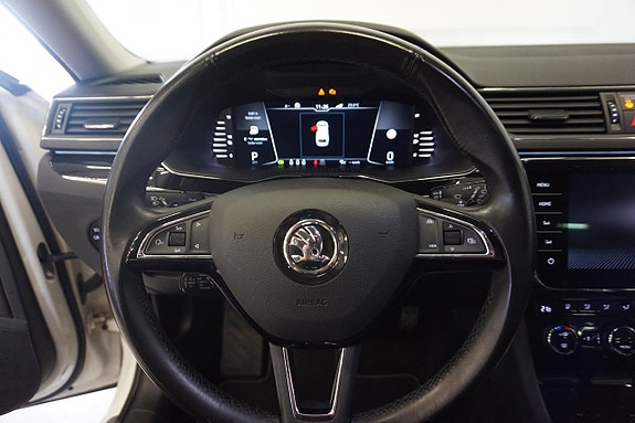 Skoda Superb 8 of 30