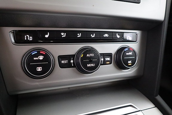 Volkswagen Passat 16 of 17