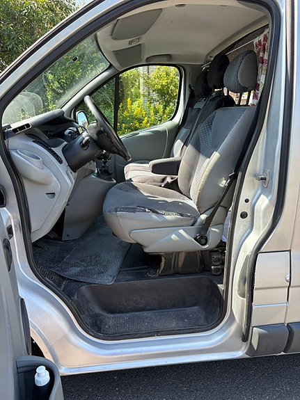 Renault Trafic 3 of 9