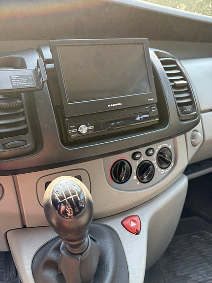 Renault Trafic 5 of 9