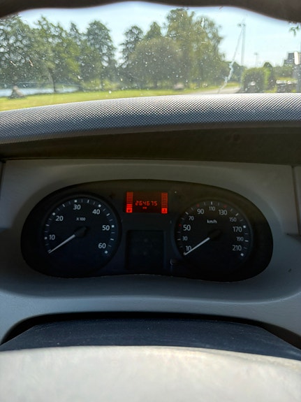 Renault Trafic 4 of 9