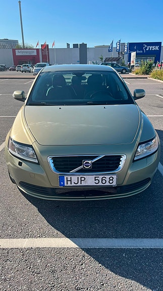 Volvo S40 3 of 5