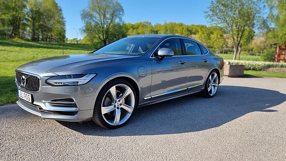 Volvo S90 2 of 5