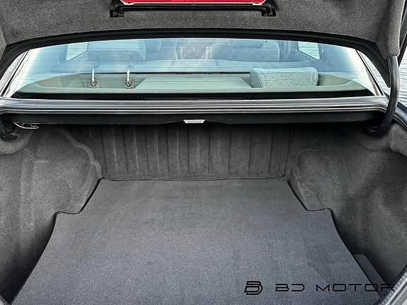 Mercedes-Benz E200 21 of 26