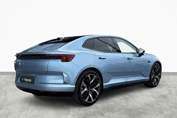 Polestar 4 8 of 16
