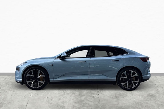 Polestar 4 2 of 16