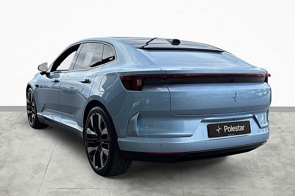 Polestar 4 7 of 16