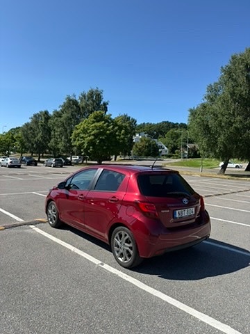 Toyota Yaris 10 of 15