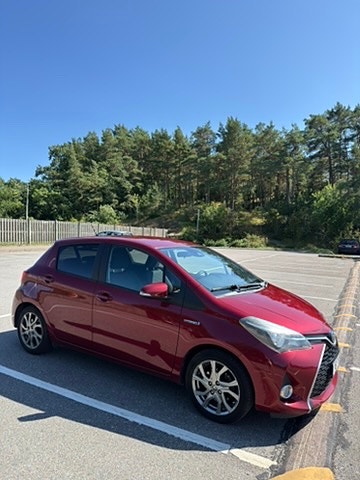 Toyota Yaris 4 of 15