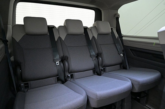 Volkswagen Multivan 21 of 27