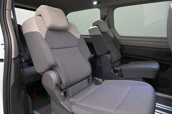 Volkswagen Multivan 20 of 27