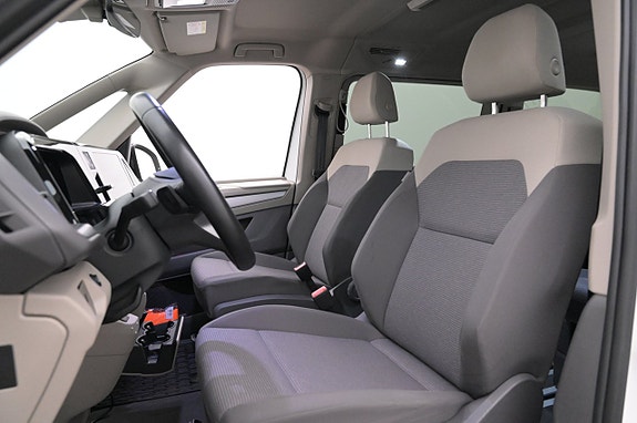 Volkswagen Multivan 10 of 27