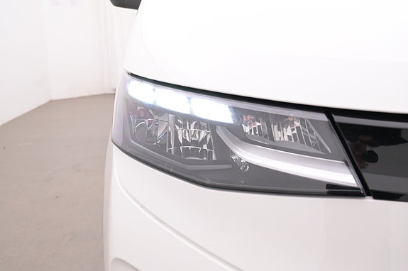 Volkswagen Multivan 25 of 27