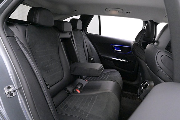 Mercedes-Benz C300 21 of 27
