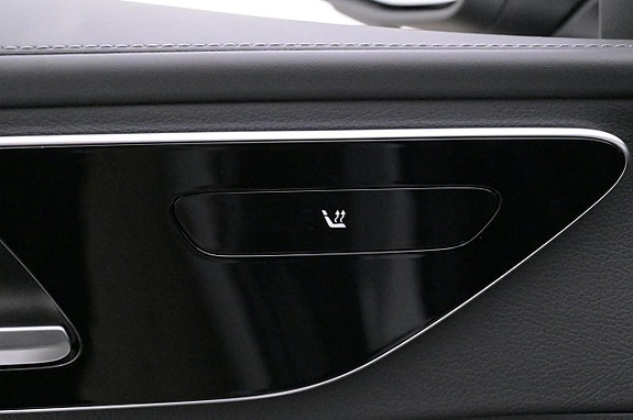 Mercedes-Benz C300 11 of 27