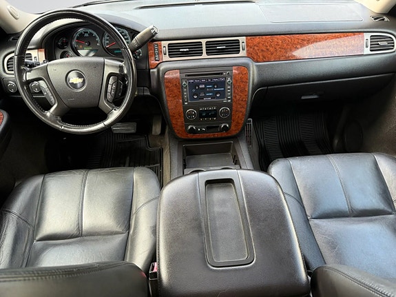 Chevrolet Tahoe 11 of 23
