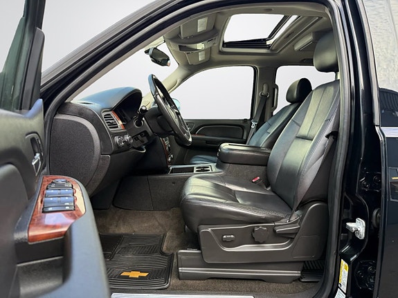 Chevrolet Tahoe 9 of 23
