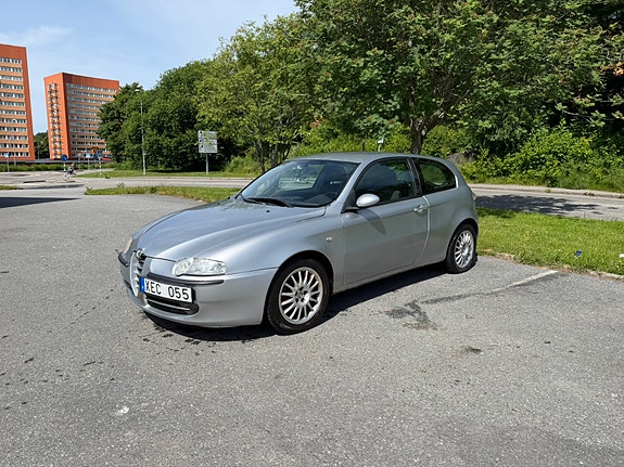 Alfa Romeo 147 3 of 6