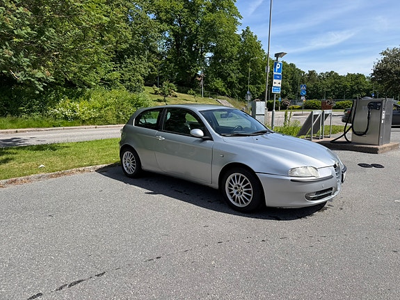 Alfa Romeo 147 2 of 6
