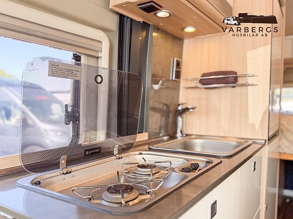 Bürstner City Car C 600 Tvärbädd / AC bildel och bodel / Under 6m / NYBES / B-körkort / Fritidslån från 3,70% *3406kr/må 7 of 19
