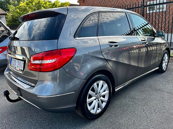 Mercedes-Benz B200 6 of 12