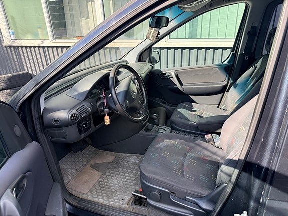 Mercedes-Benz Vaneo 5 of 7