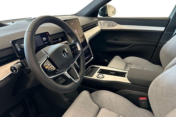 Volvo EX90 14 of 30