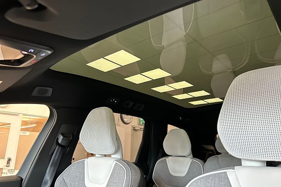 Volvo EX90 28 of 30