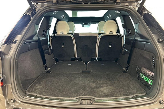 Volvo EX90 12 of 30