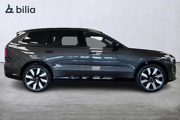 Volvo EX90 18 of 30